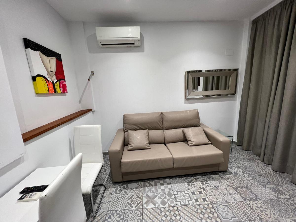 Apartamentos Royal Urban Granada Buitenkant foto