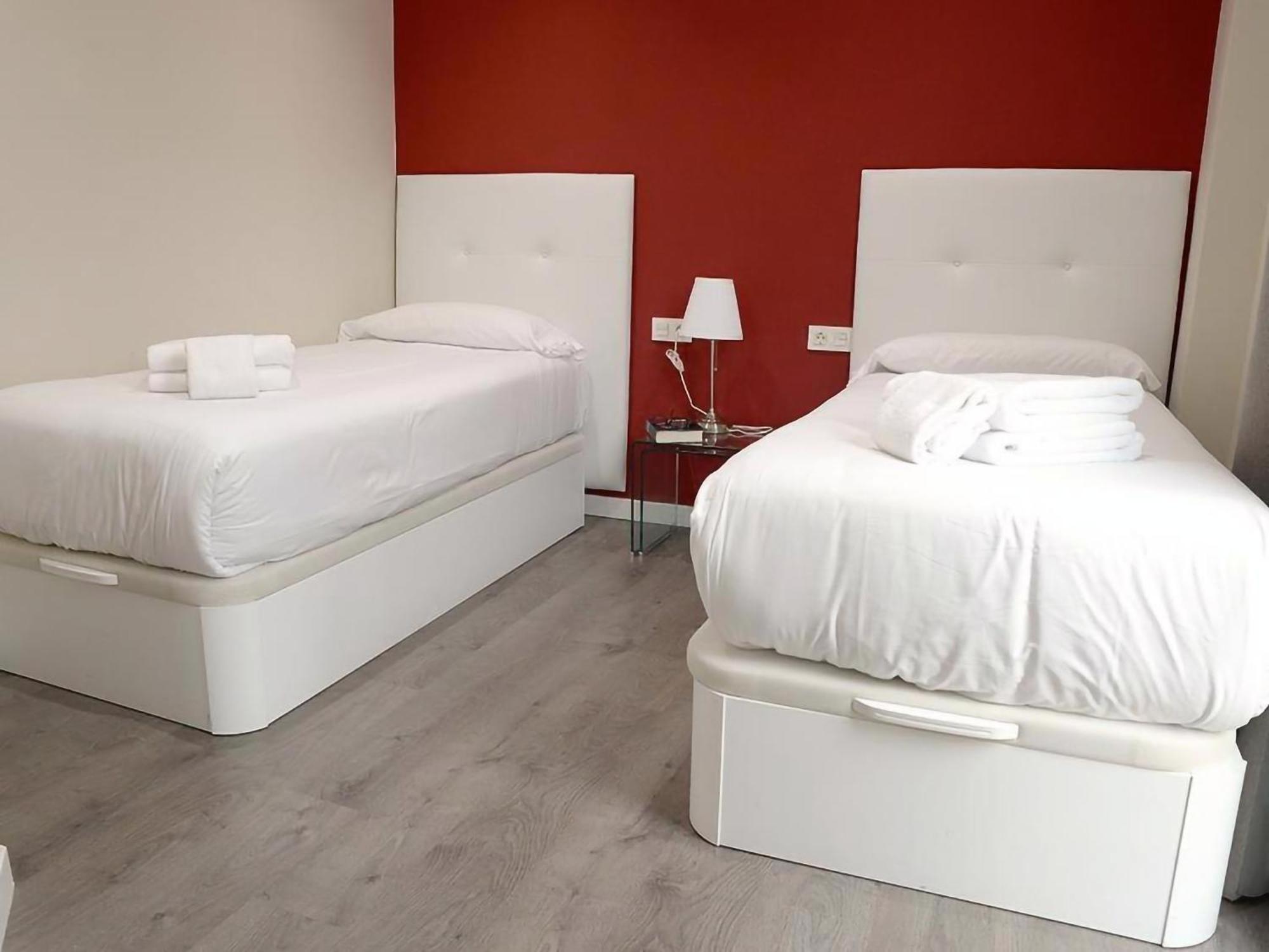 Apartamentos Royal Urban Granada Buitenkant foto